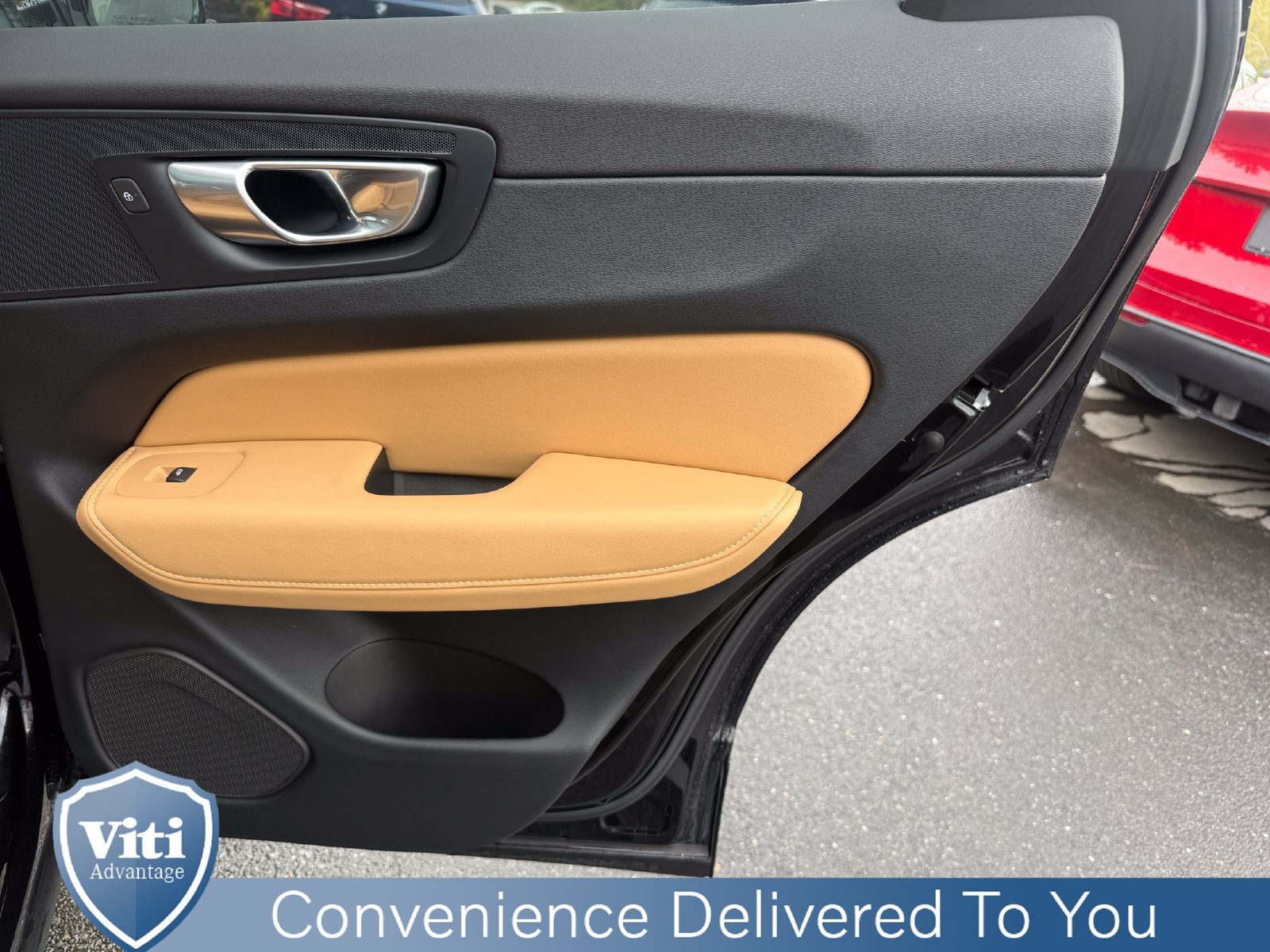Certified 2024 Volvo XC60 T8 Ultimate AWD/4WD image 26