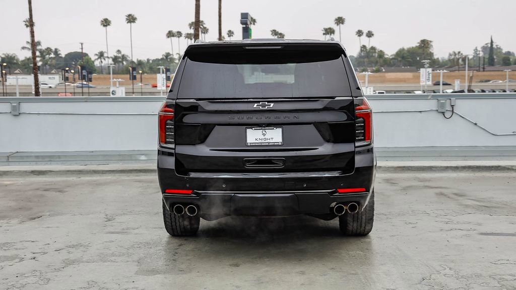 Used 2025 Chevrolet Suburban Z71 AWD/4WD image 7