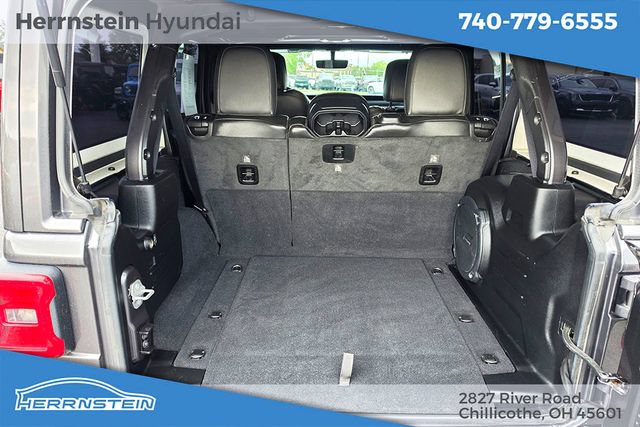 Used 2022 Jeep Wrangler Unlimited Sahara AWD/4WD image 26