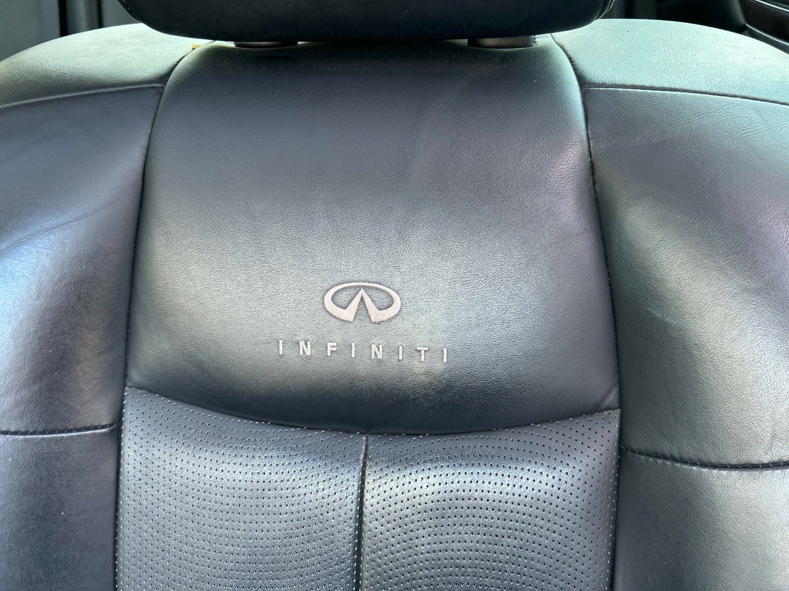 Used 2011 INFINITI M37 w/ Premium Pkg image 21