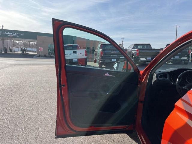 Used 2018 Volkswagen Tiguan SE image 25