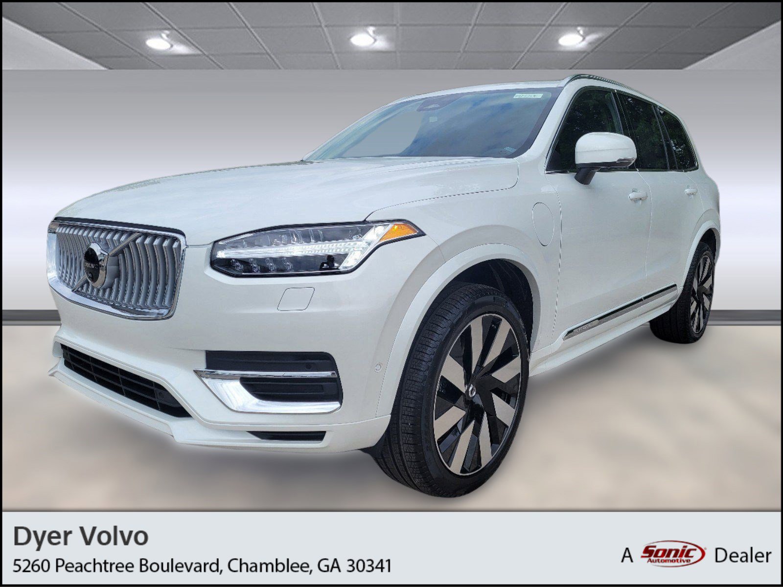 New 2024 Volvo XC90 T8 Plus w/ Protection Package Premier