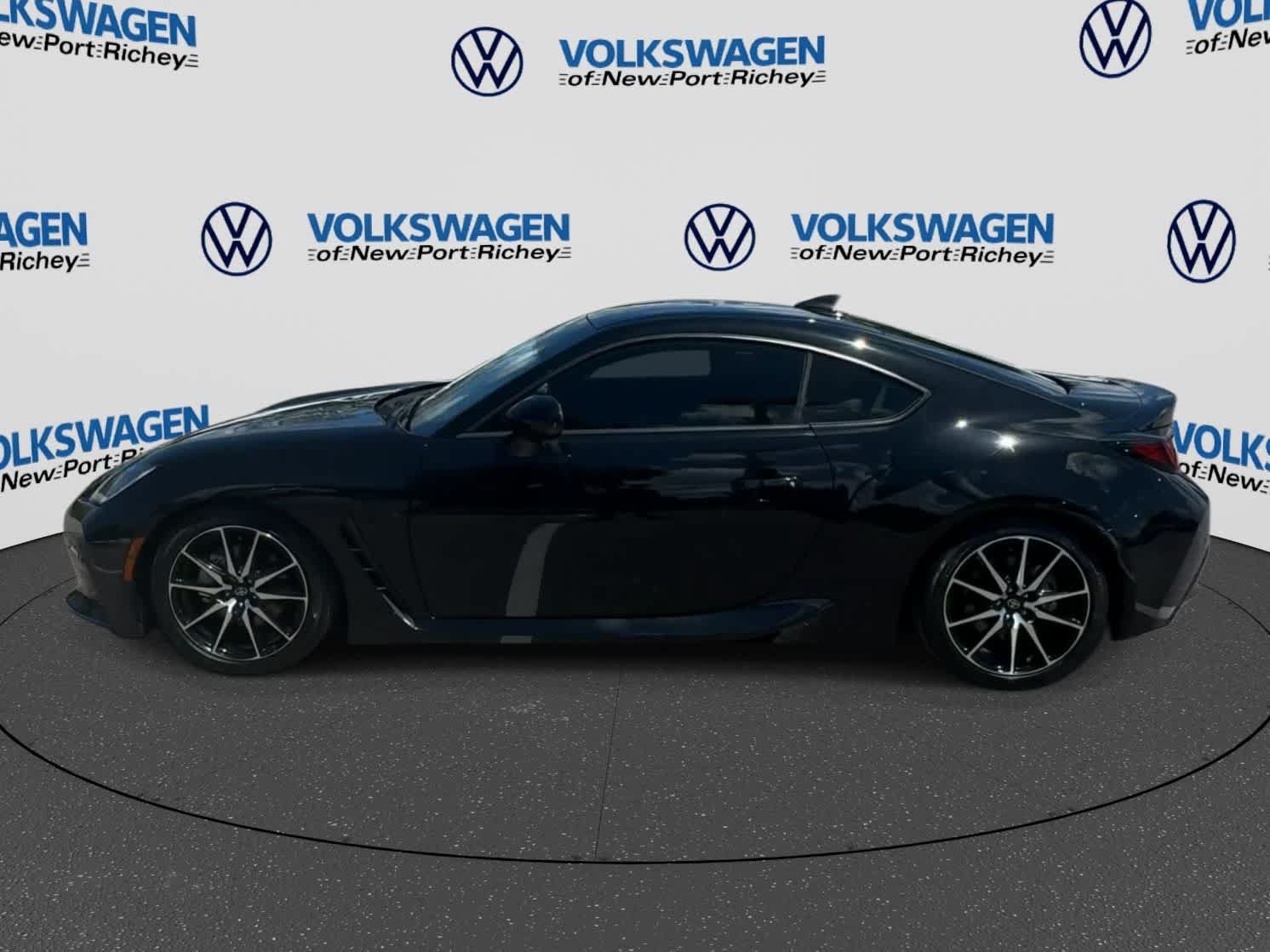 Used 2023 Toyota GR86 RWD image 5