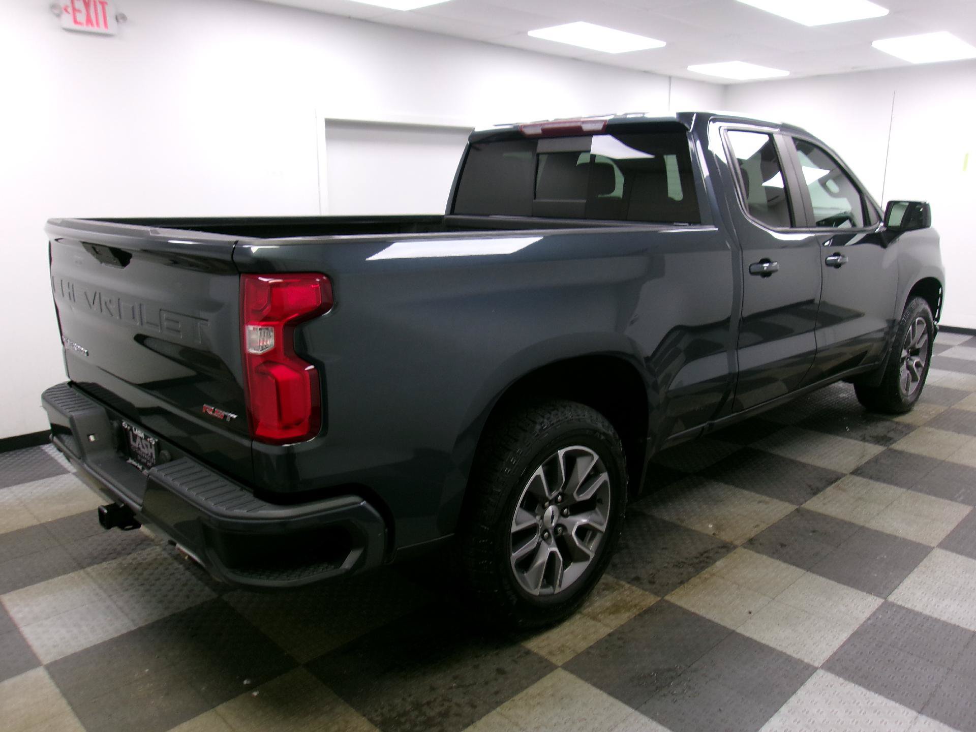 Used 2019 Chevrolet Silverado 1500 RST AWD/4WD image 2