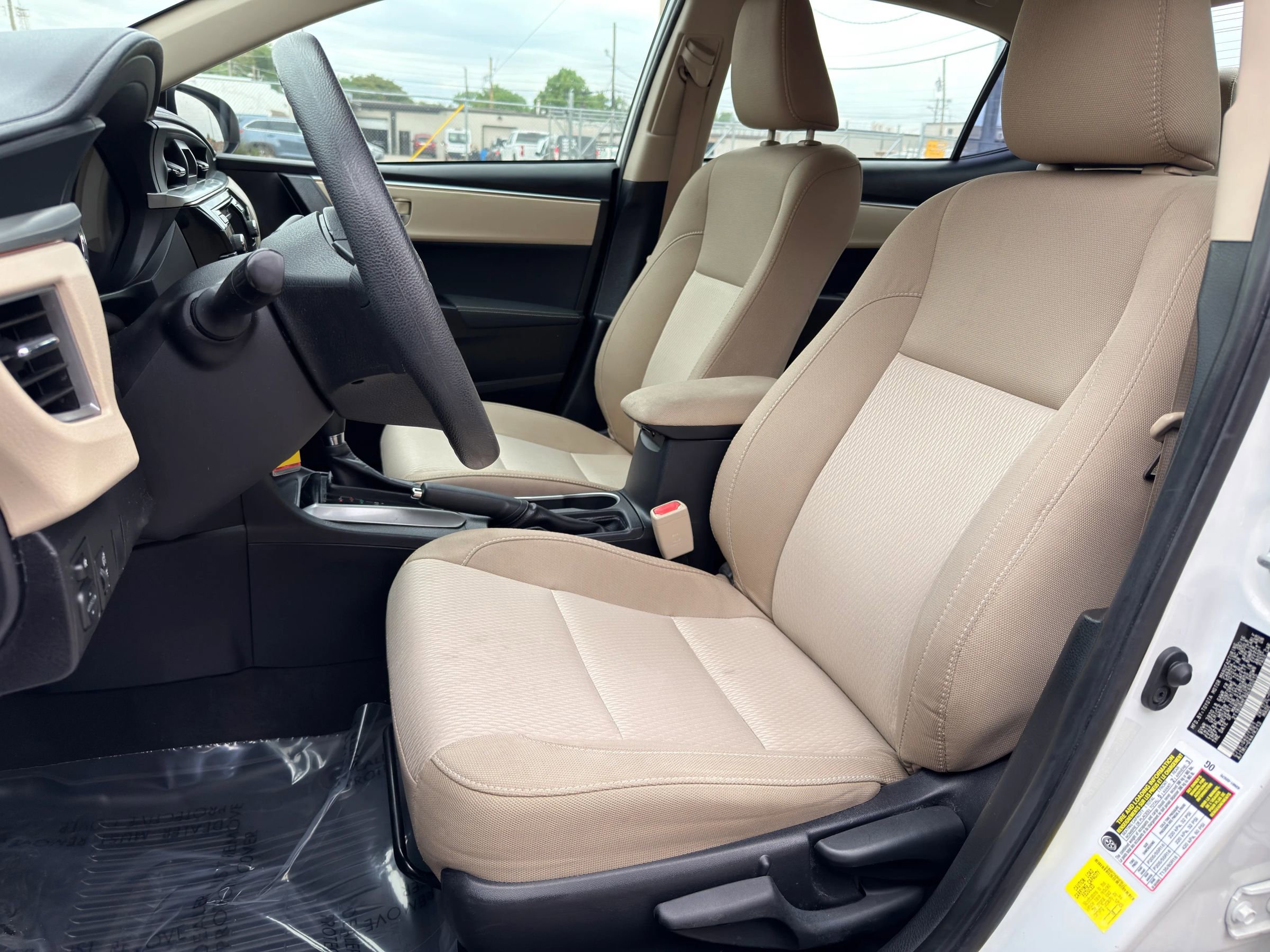 Used 2016 Toyota Corolla LE FWD image 16