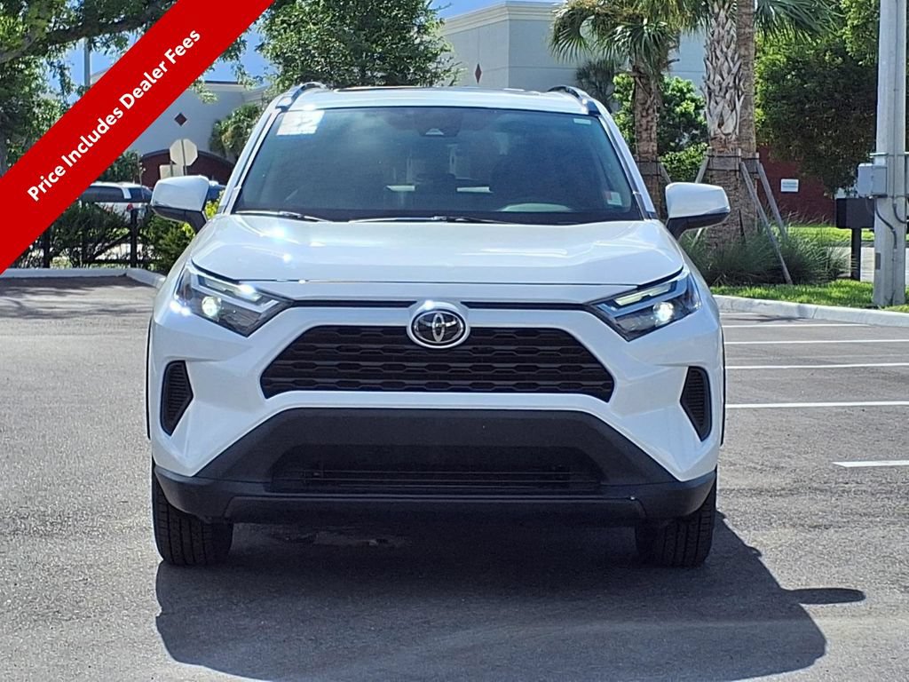 Used 2022 Toyota RAV4 XLE w/ Convenience Package FWD image 2