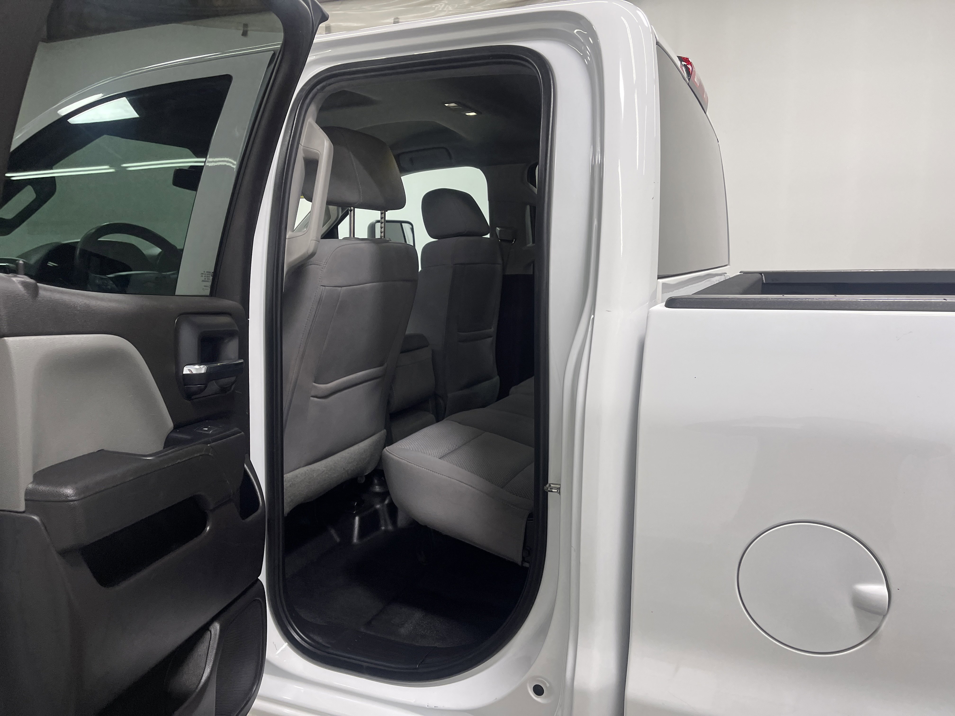 Used 2016 Chevrolet Silverado 2500 W/T w/ WT Convenience Package AWD/4WD image 13