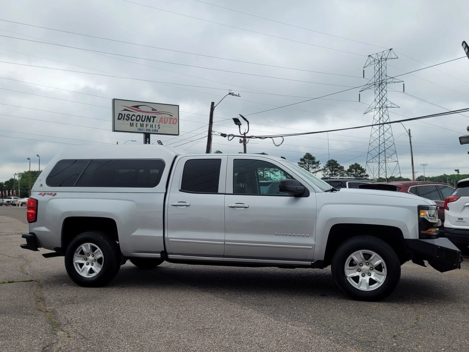 Used 2019 Chevrolet Silverado 1500 LT AWD/4WD image 2