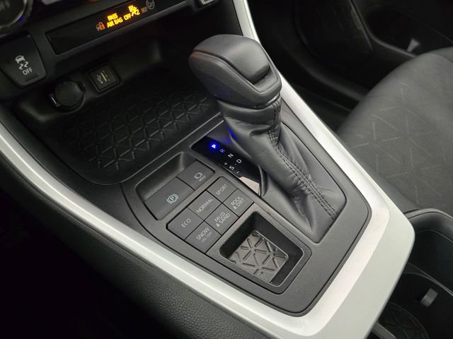 Used 2024 Toyota RAV4 XLE w/ Convenience Package image 36