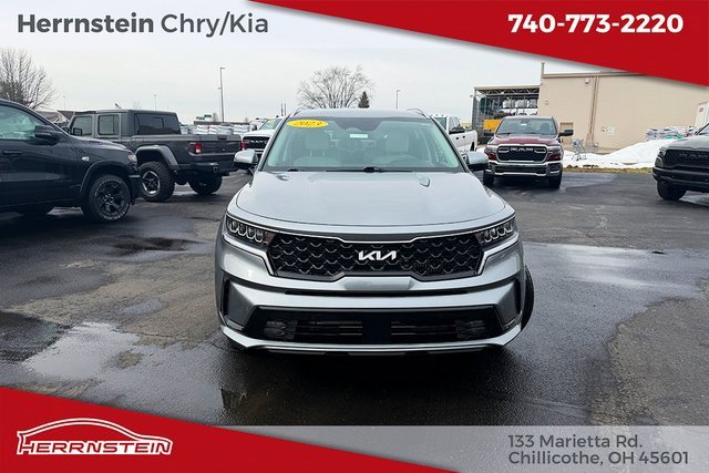 Used 2023 Kia Sorento EX image 2