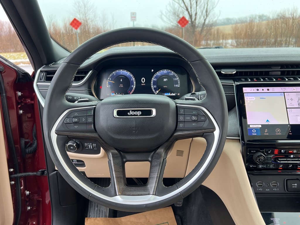 Used 2024 Jeep Grand Cherokee Limited w/ Luxury Tech Group II image 32