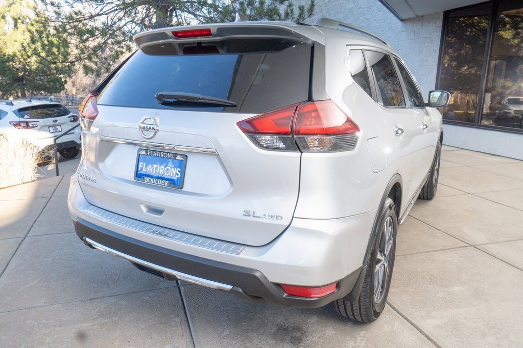 Used 2018 Nissan Rogue SL w/ Premium Package image 6