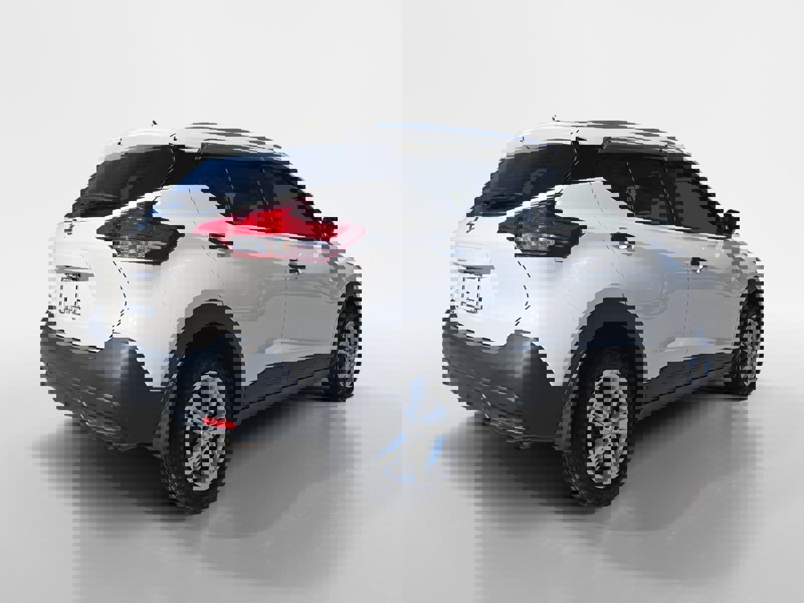 Used 2019 Nissan Kicks S image 3