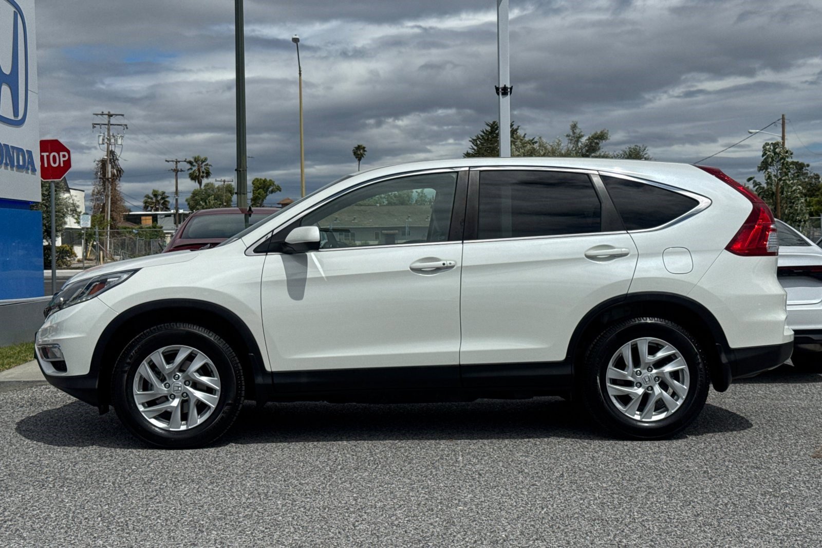 Used 2016 Honda CR-V EX image 2