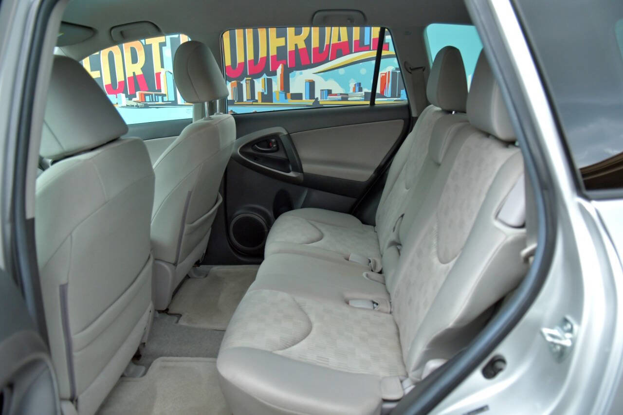 Used 2012 Toyota RAV4 FWD image 12