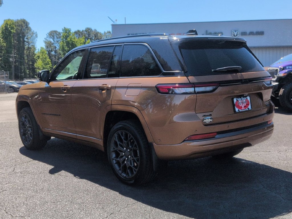 New 2026 Jeep Grand Cherokee Summit w/ Obsidian Package AWD/4WD image 5