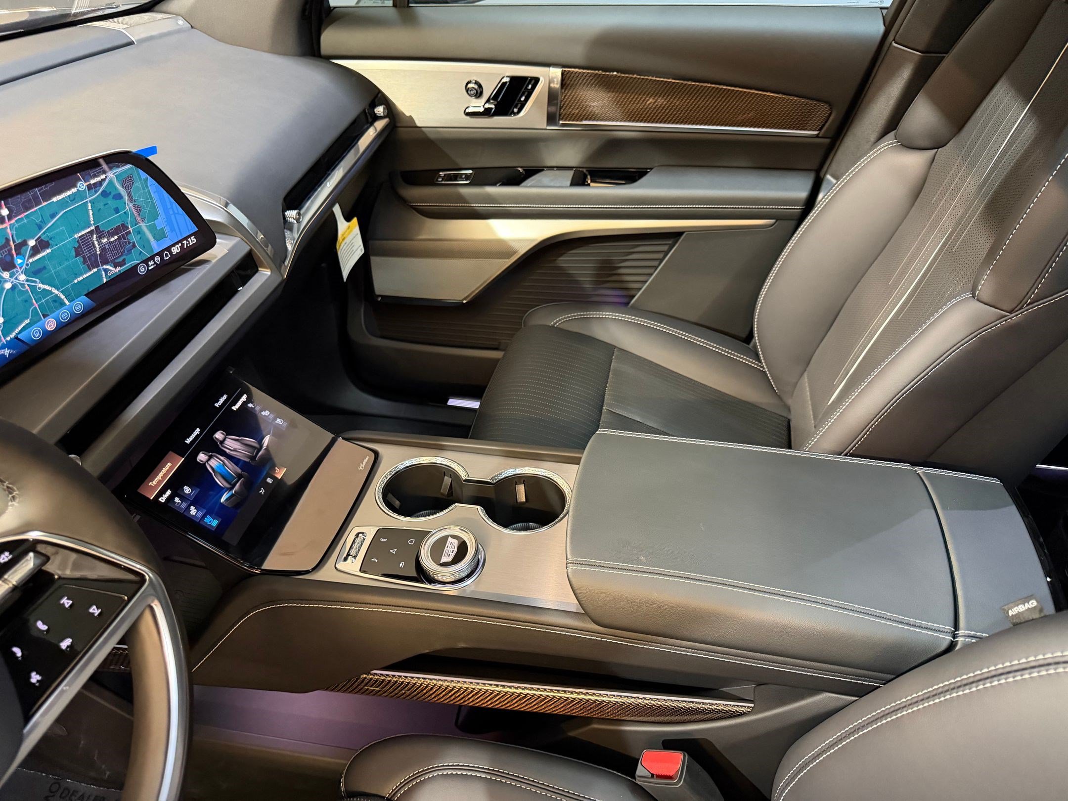 New 2026 Cadillac Vistiq Luxury AWD/4WD image 38