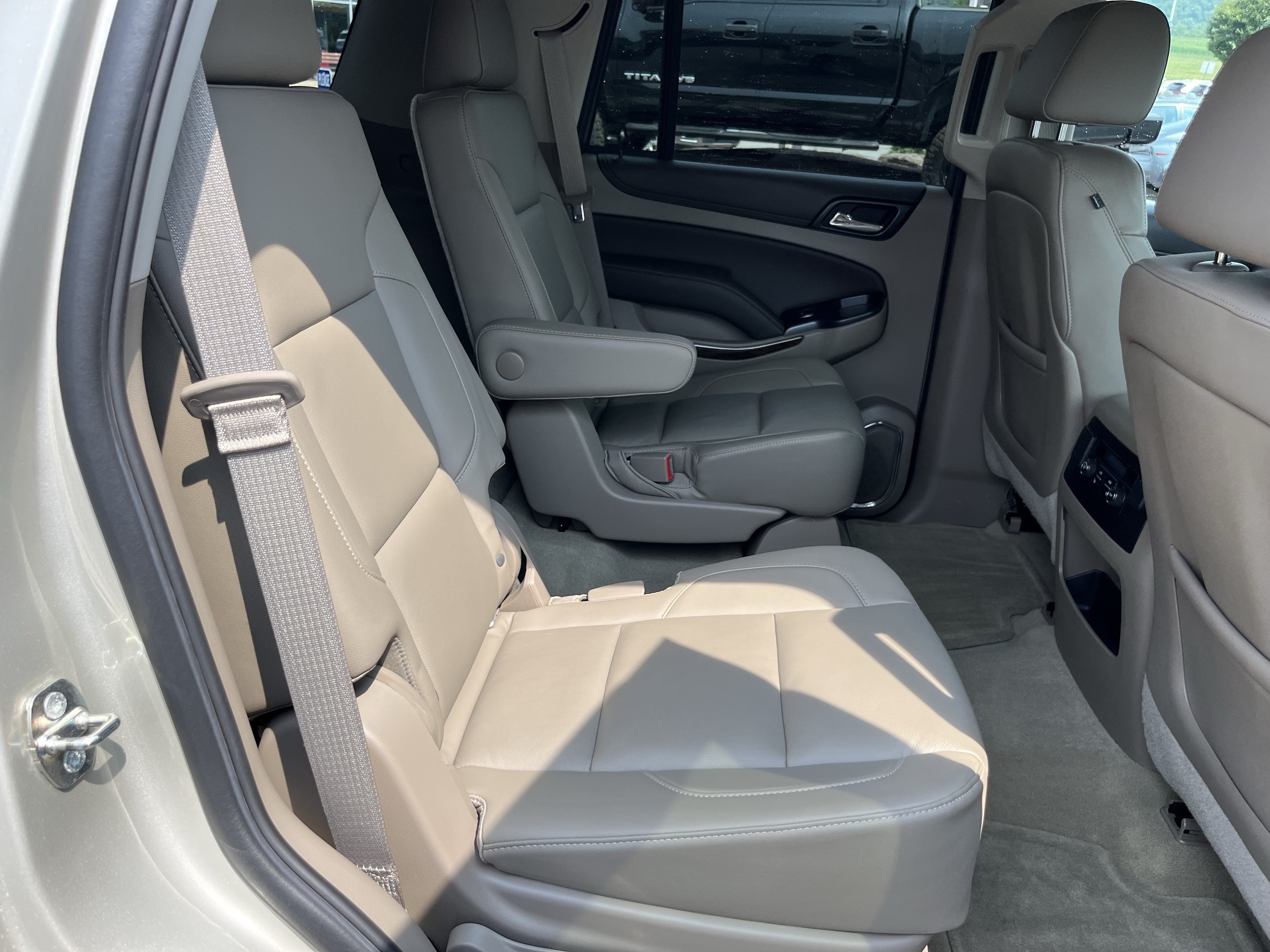 Used 2015 Chevrolet Tahoe LT w/ Luxury Package AWD/4WD video 4