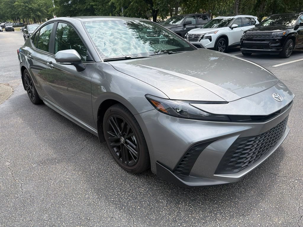 Used 2026 Toyota Camry SE FWD image 4