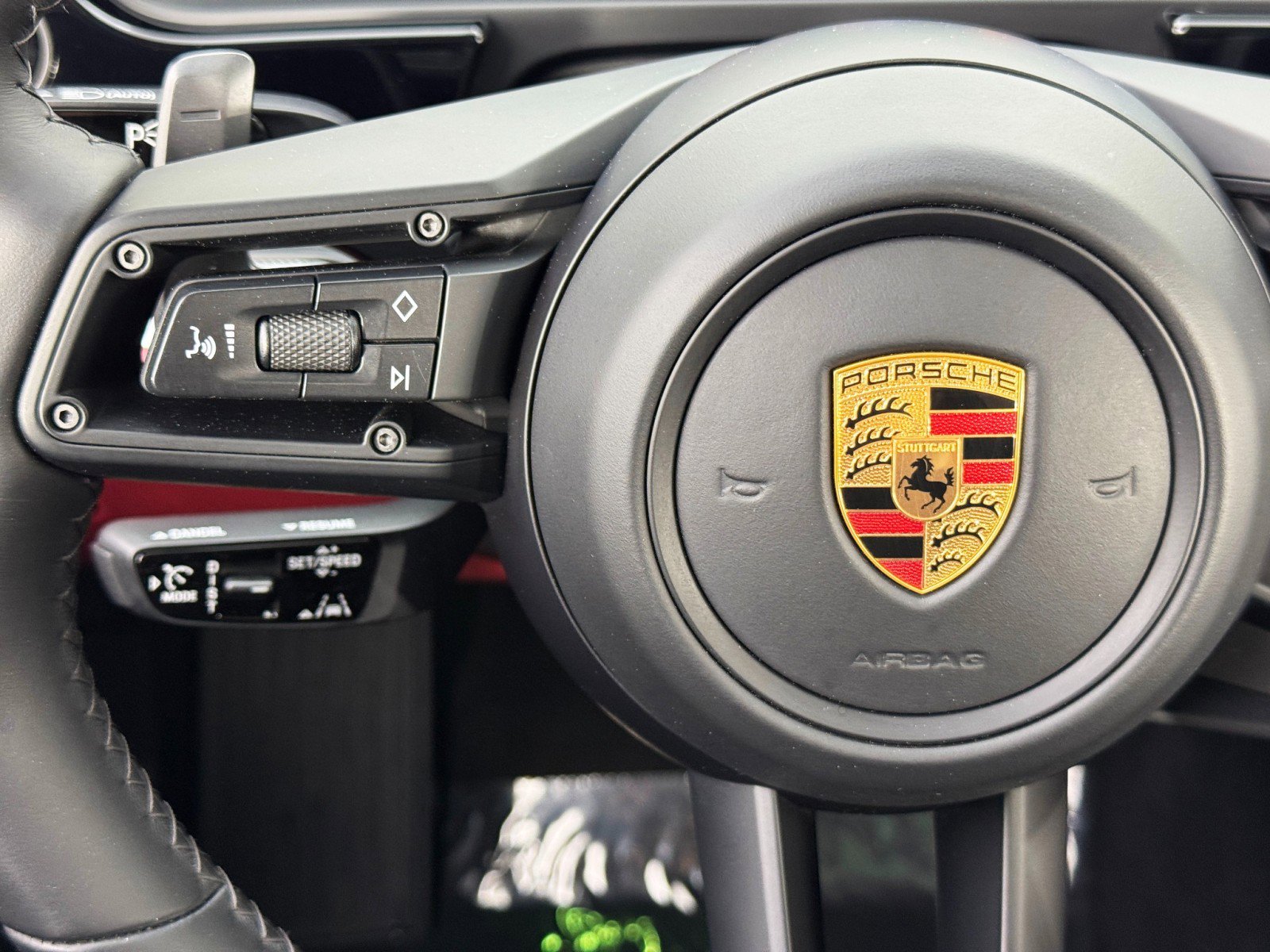 Used 2024 Porsche Cayenne image 22