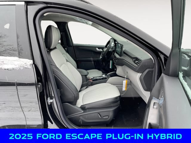 New 2025 Ford Escape SE w/ PHEV Premium Package FWD image 15