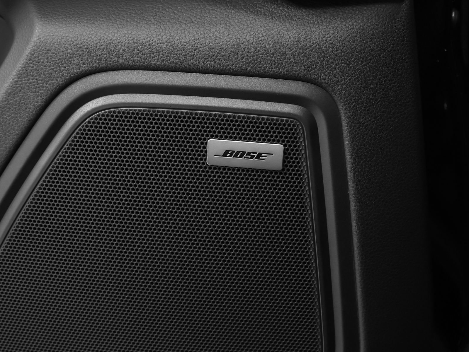 New 2026 Porsche Macan Turbo AWD/4WD image 44