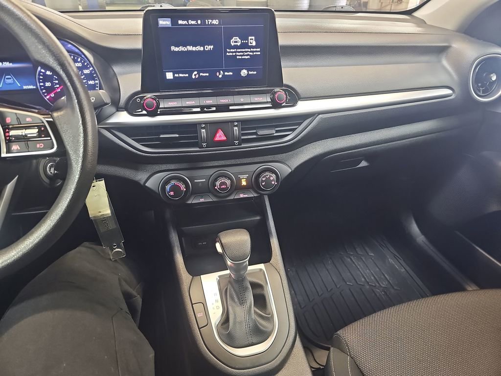 Used 2023 Kia Forte LXS image 17