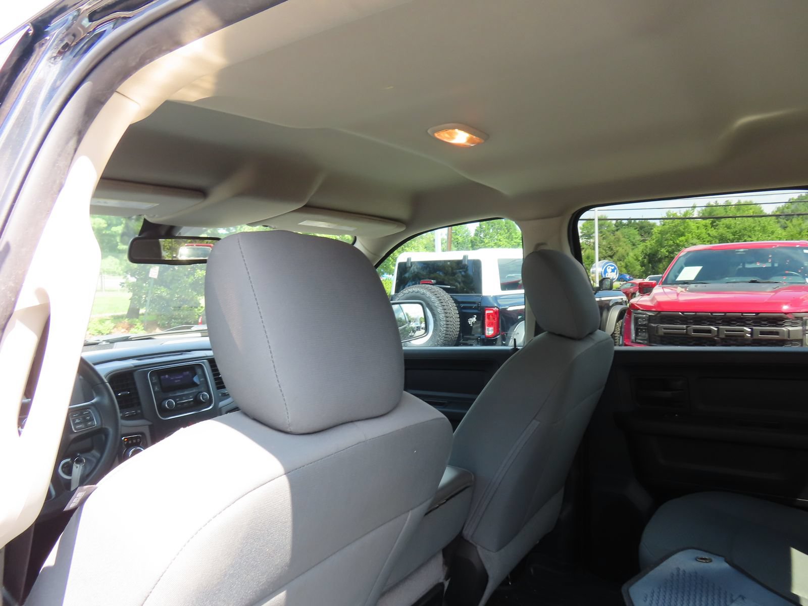 Used 2018 RAM 1500 Express AWD/4WD image 26