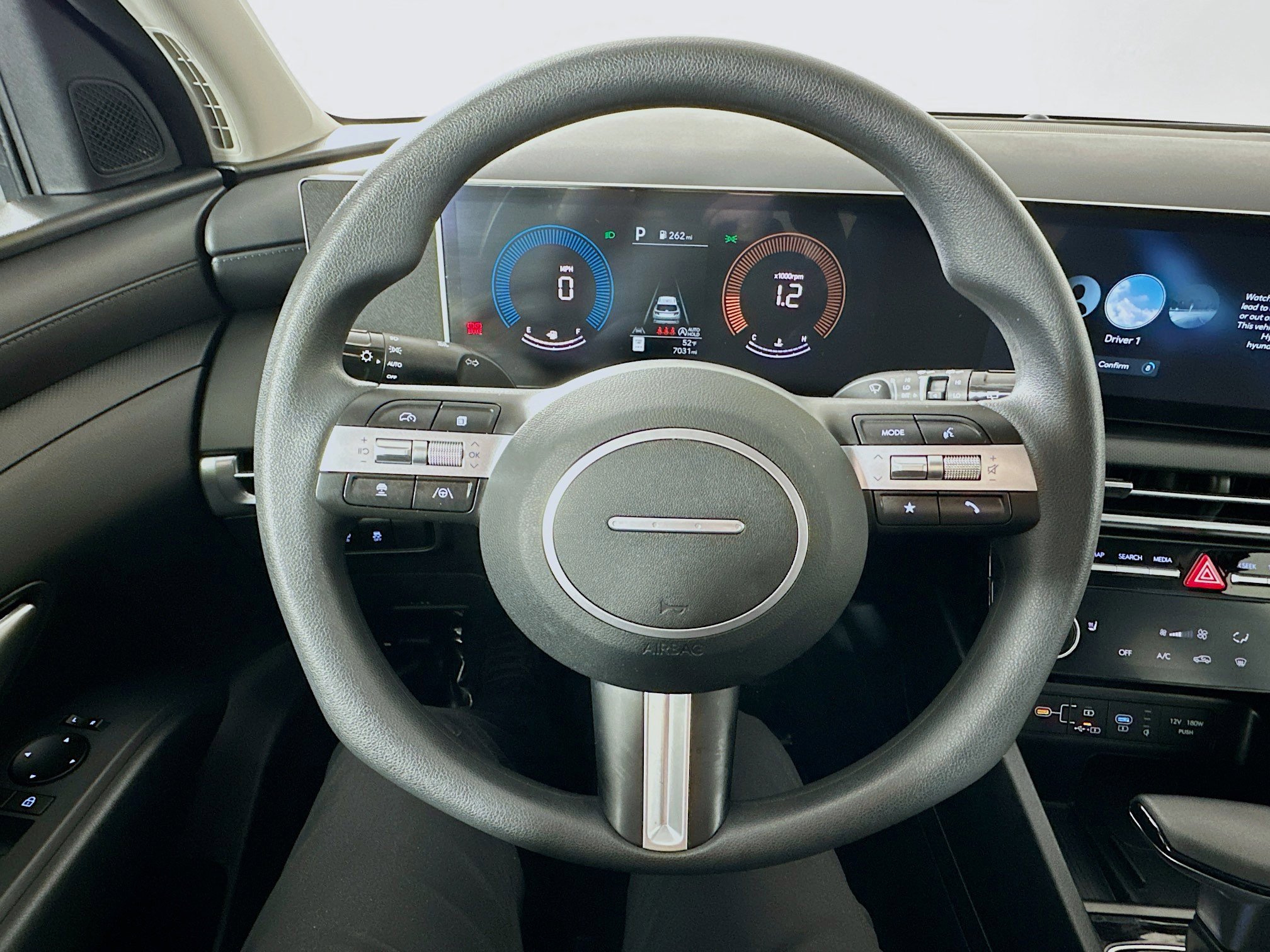 New 2025 Hyundai Tucson SEL image 11