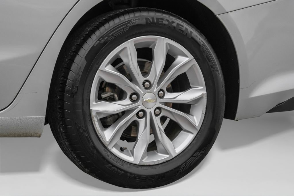 Used 2020 Chevrolet Malibu LT image 64