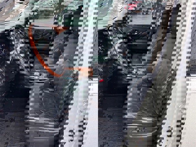 Used 2016 INFINITI QX80 4WD w/ Deluxe Technology Package image 9