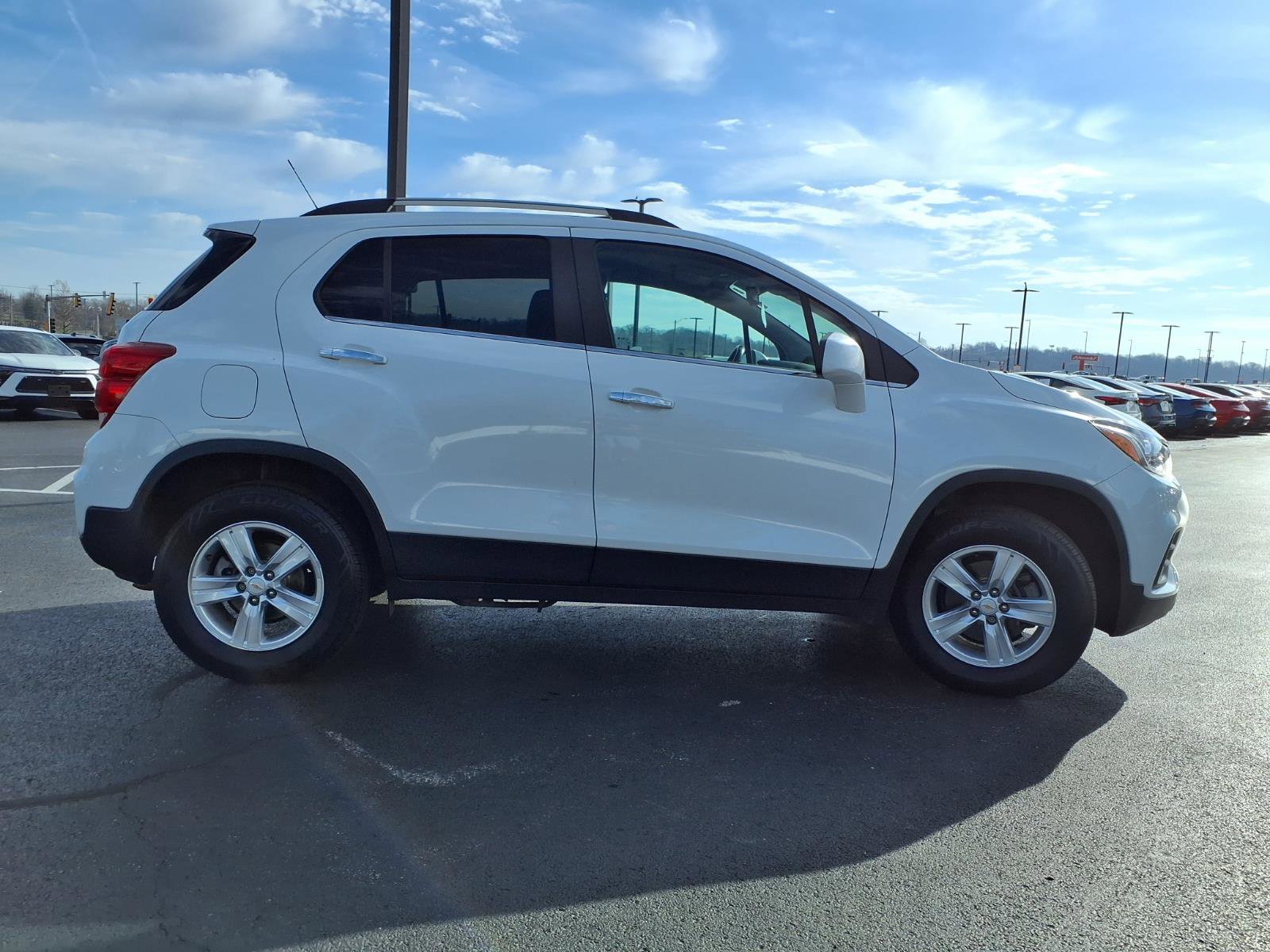 Used 2020 Chevrolet Trax LT w/ LT Convenience Package image 28