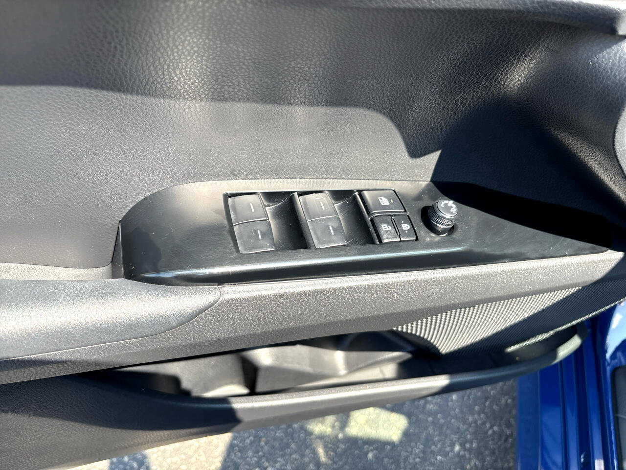 Used 2025 Toyota Camry LE image 15