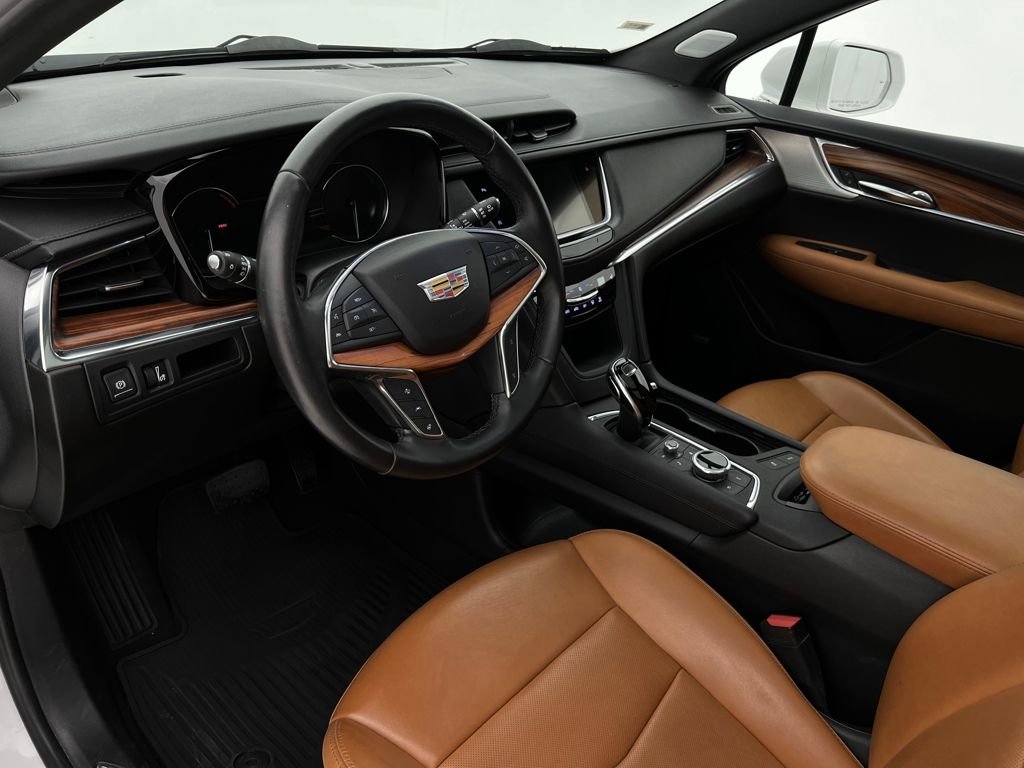 Used 2020 Cadillac XT5 Premium Luxury image 2