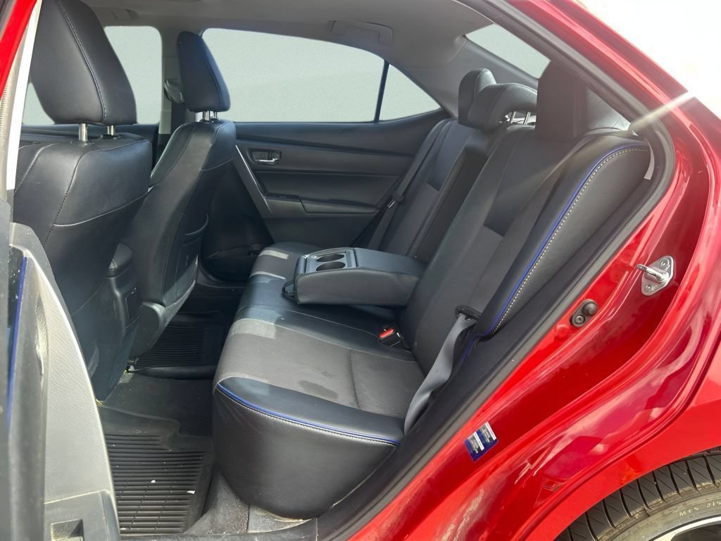 Used 2017 Toyota Corolla SE w/ SE Premium Package FWD image 15