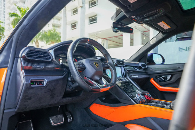 Used 2022 Lamborghini Urus image 25