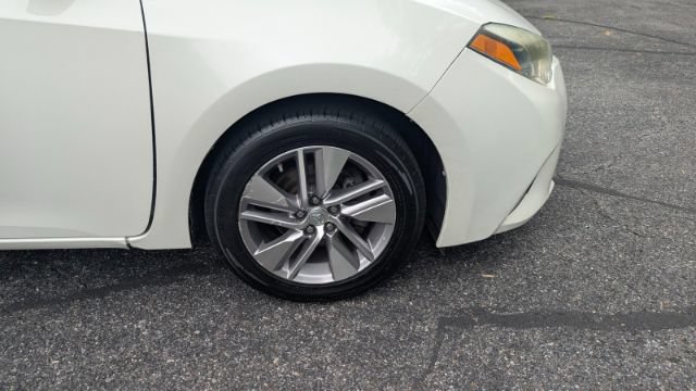 Used 2014 Toyota Corolla LE FWD image 11