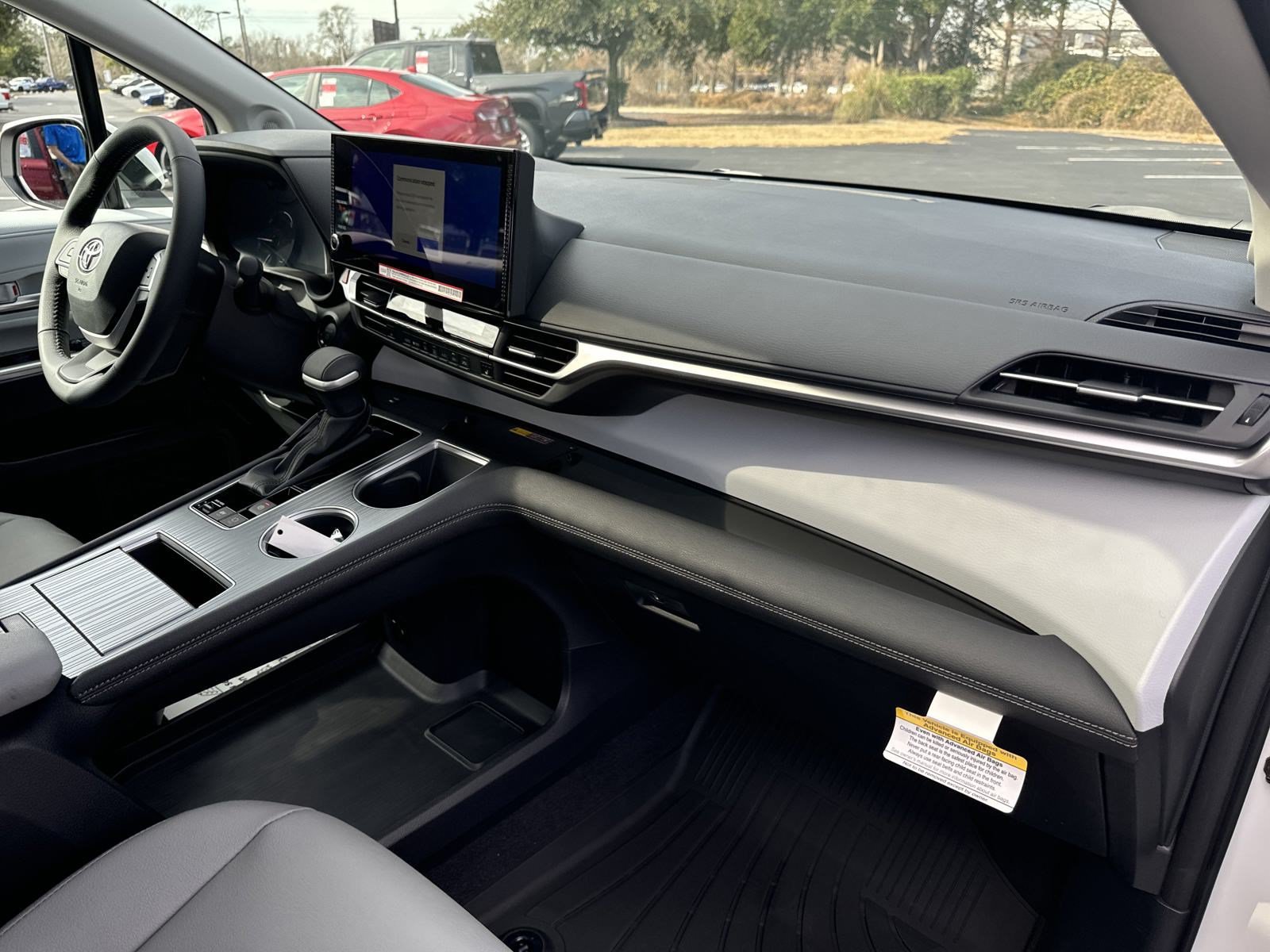 New 2025 Toyota Sienna XLE w/ XLE Plus Package FWD image 36