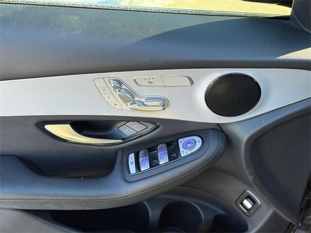 Used 2020 Mercedes-Benz GLC 300 4MATIC image 17