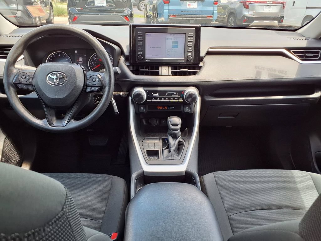 Used 2021 Toyota RAV4 LE AWD/4WD image 16