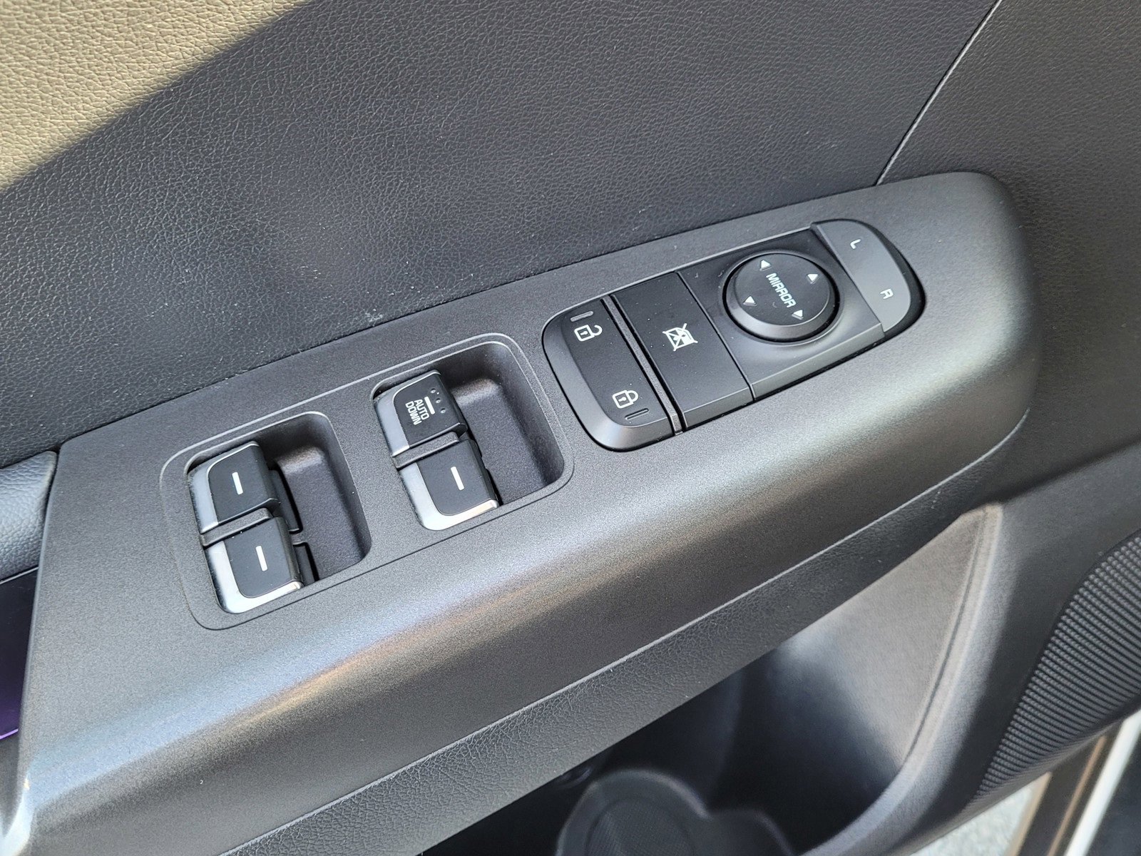 Used 2021 Kia Sportage LX image 17