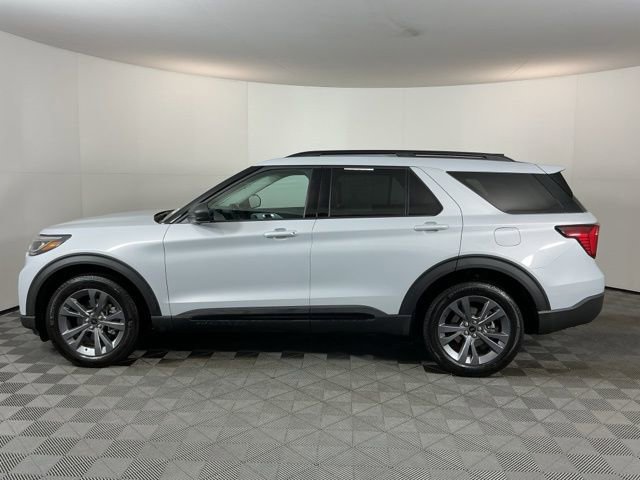 Used 2026 Ford Explorer Active w/ Active Comfort Package image 8