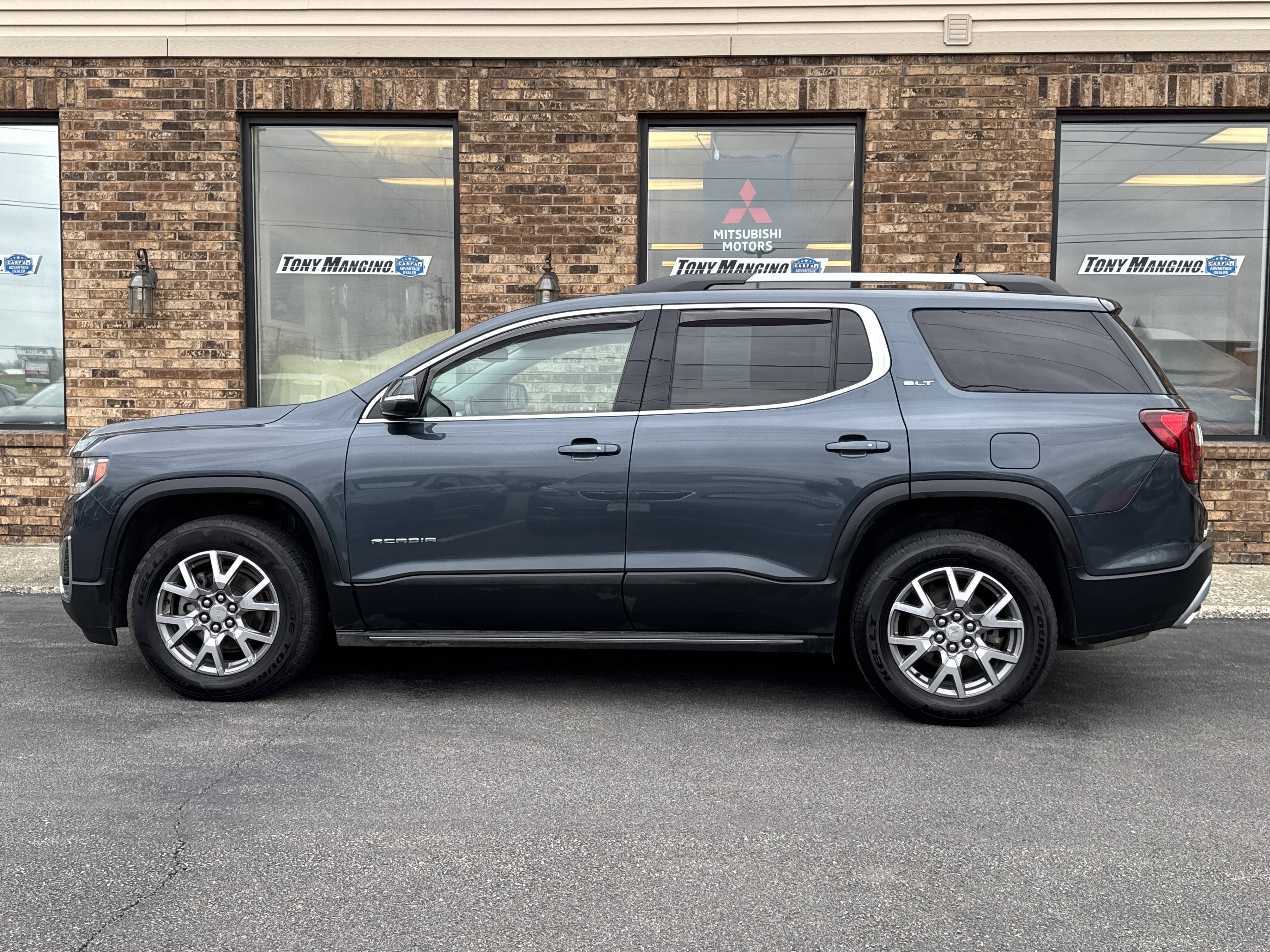 Used 2020 GMC Acadia SLT w/ Premium Package AWD/4WD image 3