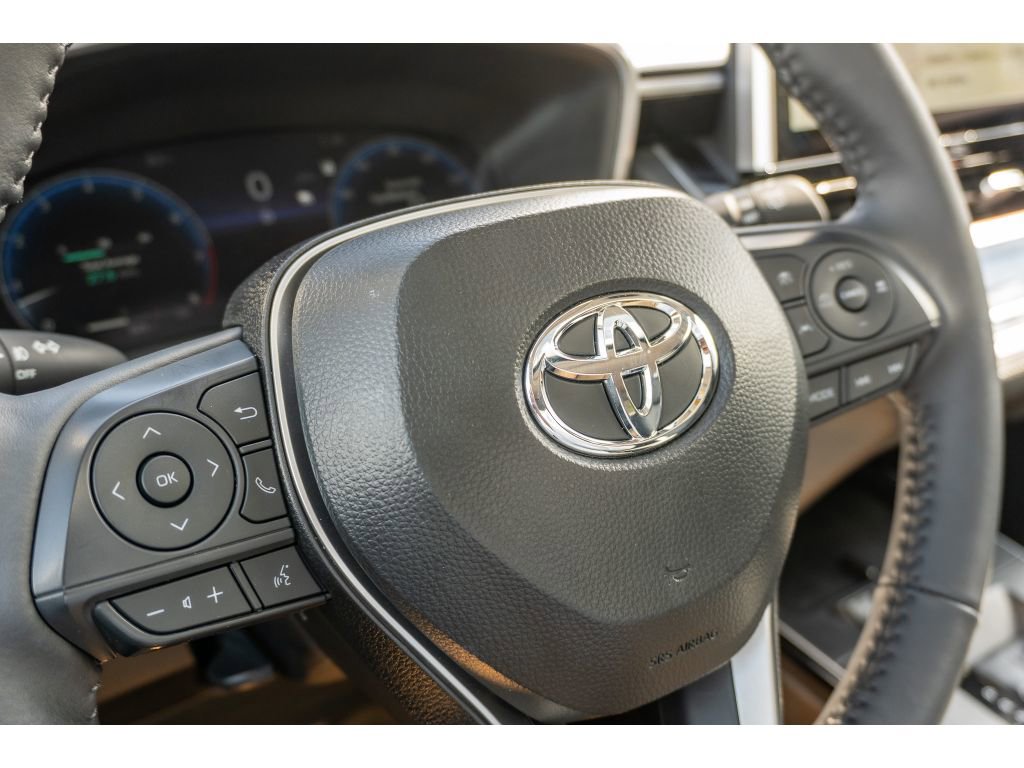 Certified 2026 Toyota Corolla Cross XLE w/ Convenience Package image 30