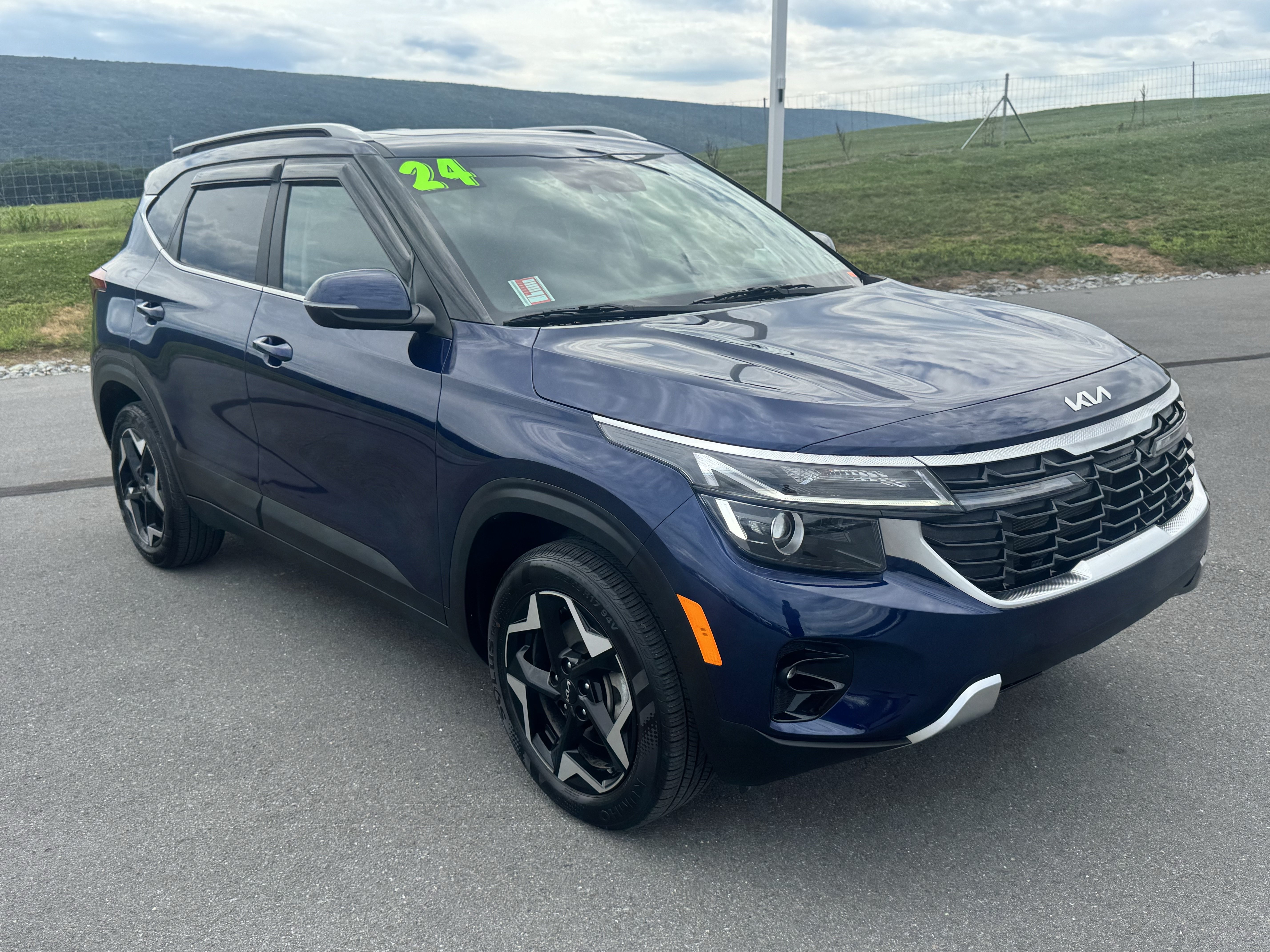 Used 2024 Kia Seltos EX