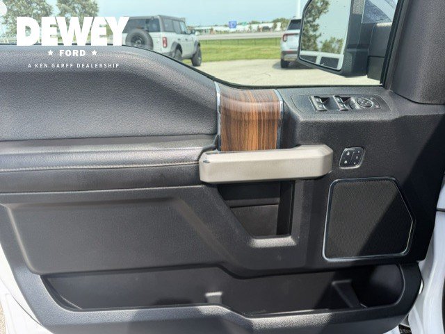 Used 2017 Ford F150 Lariat w/ Equipment Group 502A Luxury AWD/4WD image 10