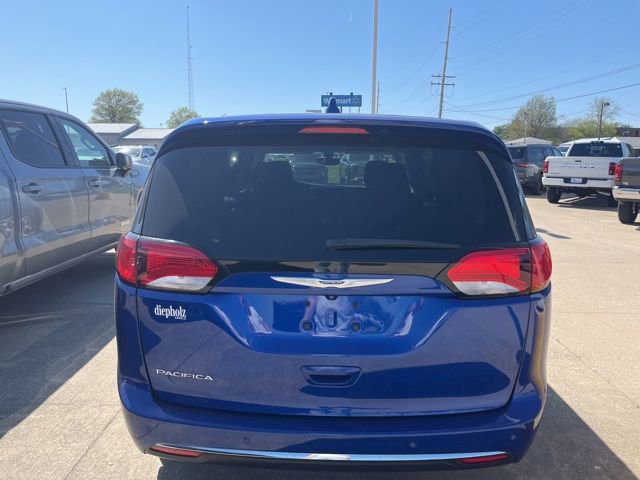 Used 2018 Chrysler Pacifica Touring Plus w/ Tire & Wheel Group image 6