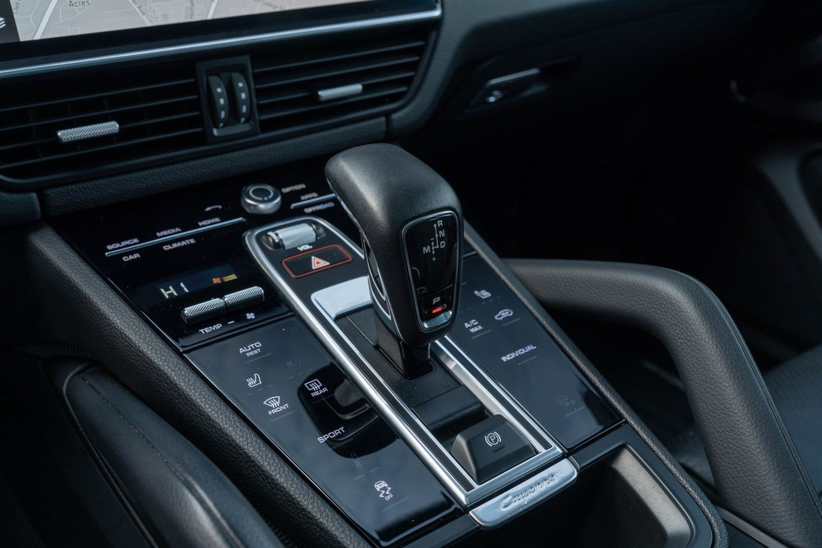 Certified 2023 Porsche Cayenne Platinum Edition AWD/4WD image 31