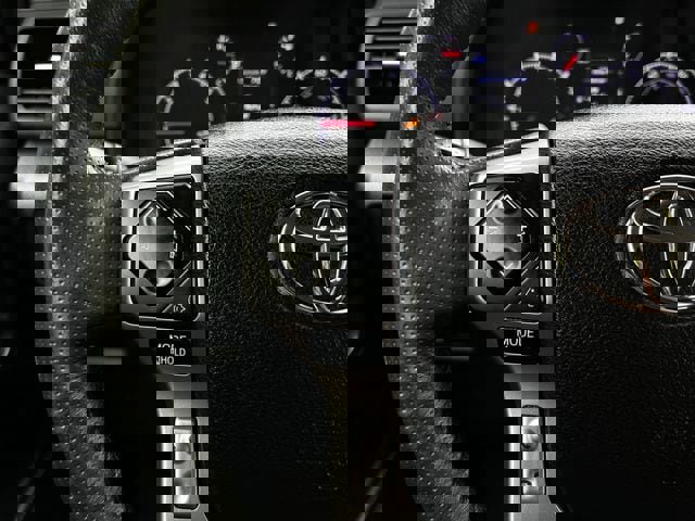 Used 2021 Toyota 4Runner SR5 Premium w/ Moonroof Package AWD/4WD image 16