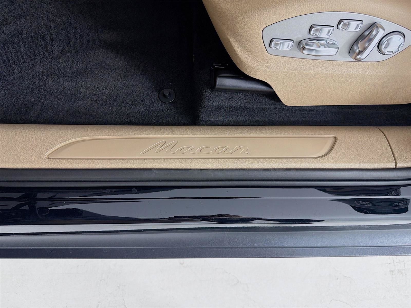 New 2026 Porsche Macan Turbo AWD/4WD image 10